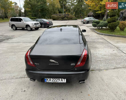 Чорний Ягуар Ікс Джей, об'ємом двигуна 3 л та пробігом 110 тис. км за 18600 $, фото 11 на Automoto.ua