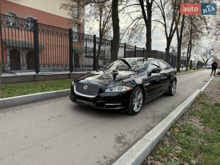 Черный Ягуар Икс Джей, объемом двигателя 3 л и пробегом 138 тыс. км за 20000 $, фото 1 на Automoto.ua