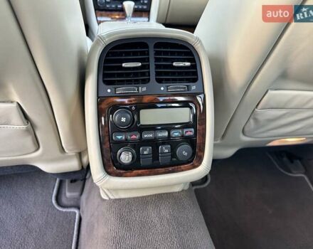 Червоний Ягуар Ікс Джей, об'ємом двигуна 4.2 л та пробігом 124 тис. км за 44000 $, фото 19 на Automoto.ua