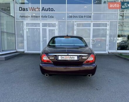 Червоний Ягуар Ікс Джей, об'ємом двигуна 4.2 л та пробігом 124 тис. км за 44000 $, фото 3 на Automoto.ua