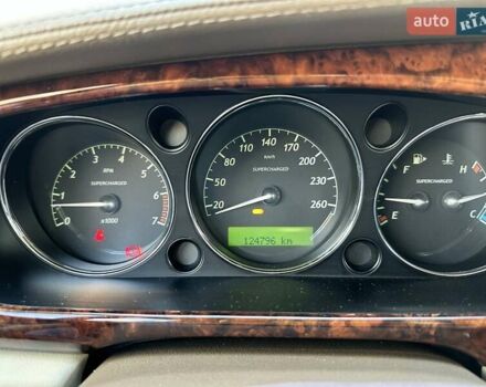 Червоний Ягуар Ікс Джей, об'ємом двигуна 4.2 л та пробігом 124 тис. км за 44000 $, фото 27 на Automoto.ua