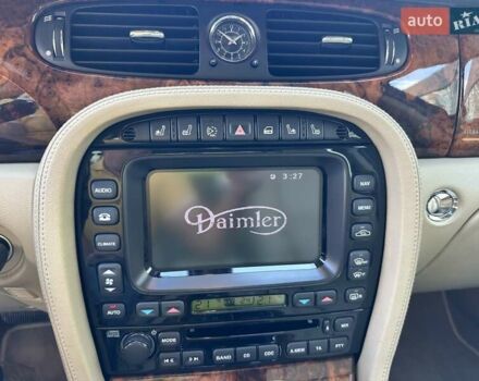 Червоний Ягуар Ікс Джей, об'ємом двигуна 4.2 л та пробігом 124 тис. км за 44000 $, фото 35 на Automoto.ua