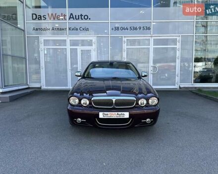 Червоний Ягуар Ікс Джей, об'ємом двигуна 4.2 л та пробігом 124 тис. км за 44000 $, фото 1 на Automoto.ua