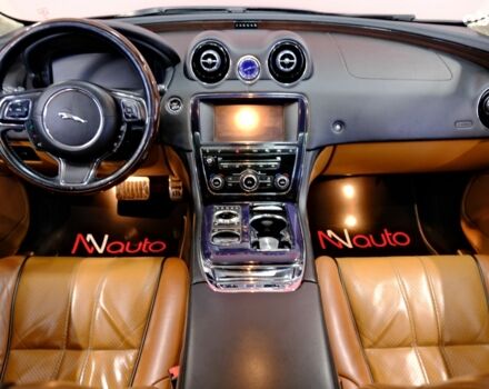 Красный Ягуар Икс Джей, объемом двигателя 5 л и пробегом 133 тыс. км за 13900 $, фото 6 на Automoto.ua