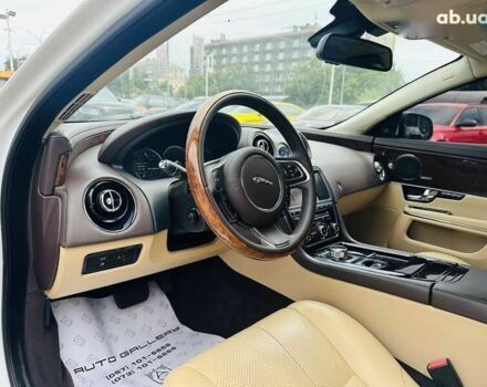 Ягуар Икс Джей 2013 в Киеве на Automoto.ua Ягуар Икс Джей, объемом двигателя 3 л и пробегом 190 тыс. км за 13999 $, фото 9 на Automoto.ua