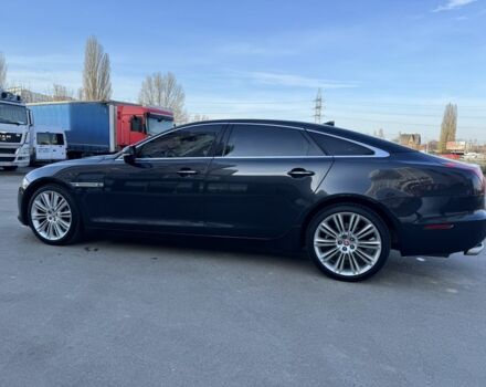 Серый Ягуар Икс Джей, объемом двигателя 3 л и пробегом 178 тыс. км за 16500 $, фото 2 на Automoto.ua