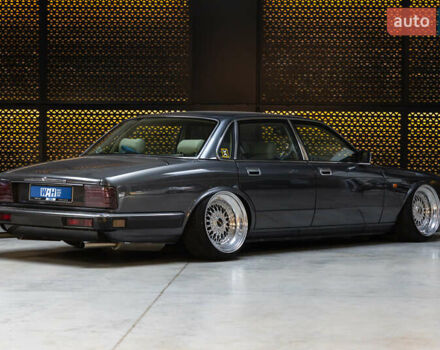 Серый Ягуар Икс Джей, объемом двигателя 3.2 л и пробегом 158 тыс. км за 23500 $, фото 6 на Automoto.ua