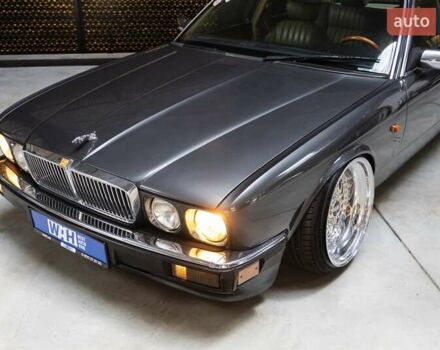 Серый Ягуар Икс Джей, объемом двигателя 3.2 л и пробегом 158 тыс. км за 23500 $, фото 1 на Automoto.ua