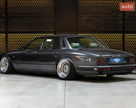 Серый Ягуар Икс Джей, объемом двигателя 3.2 л и пробегом 158 тыс. км за 23500 $, фото 10 на Automoto.ua