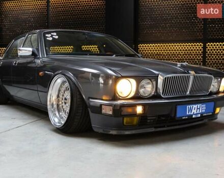 Серый Ягуар Икс Джей, объемом двигателя 3.2 л и пробегом 158 тыс. км за 23500 $, фото 3 на Automoto.ua