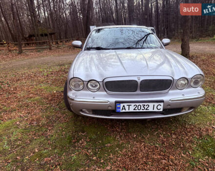 Серый Ягуар Икс Джей, объемом двигателя 3 л и пробегом 209 тыс. км за 12000 $, фото 31 на Automoto.ua