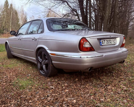 Серый Ягуар Икс Джей, объемом двигателя 3 л и пробегом 209 тыс. км за 12000 $, фото 2 на Automoto.ua