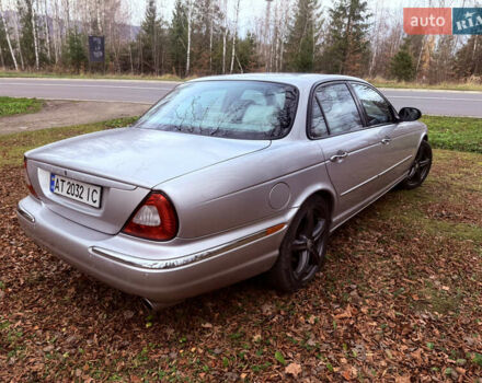 Серый Ягуар Икс Джей, объемом двигателя 3 л и пробегом 209 тыс. км за 12000 $, фото 9 на Automoto.ua