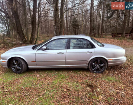 Серый Ягуар Икс Джей, объемом двигателя 3 л и пробегом 209 тыс. км за 12000 $, фото 30 на Automoto.ua