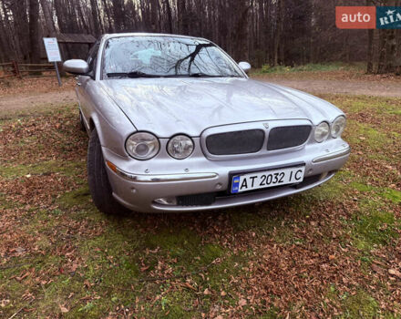 Серый Ягуар Икс Джей, объемом двигателя 3 л и пробегом 209 тыс. км за 12000 $, фото 17 на Automoto.ua