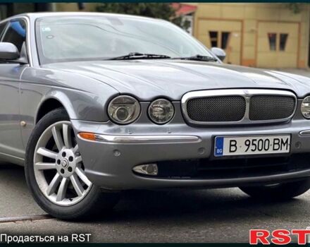 Серый Ягуар Икс Джей, объемом двигателя 4.2 л и пробегом 98 тыс. км за 2200 $, фото 3 на Automoto.ua