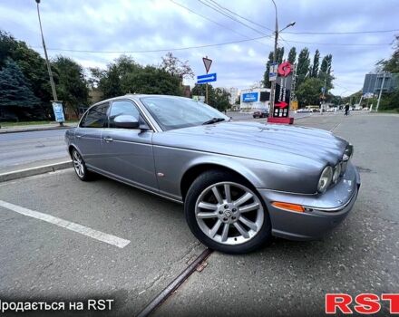 Серый Ягуар Икс Джей, объемом двигателя 4.2 л и пробегом 98 тыс. км за 2200 $, фото 4 на Automoto.ua