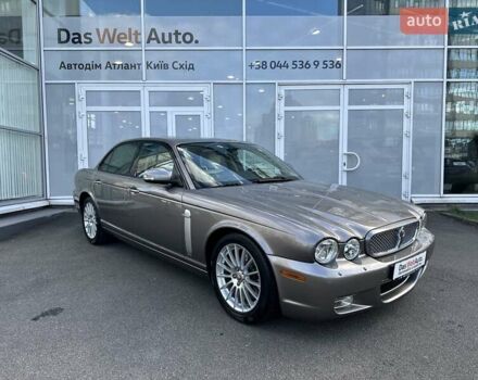 Сірий Ягуар Ікс Джей, об'ємом двигуна 4.2 л та пробігом 74 тис. км за 36000 $, фото 2 на Automoto.ua