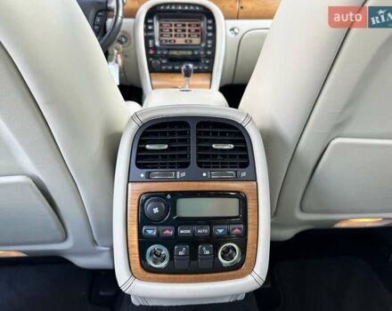 Сірий Ягуар Ікс Джей, об'ємом двигуна 4.2 л та пробігом 74 тис. км за 36000 $, фото 11 на Automoto.ua