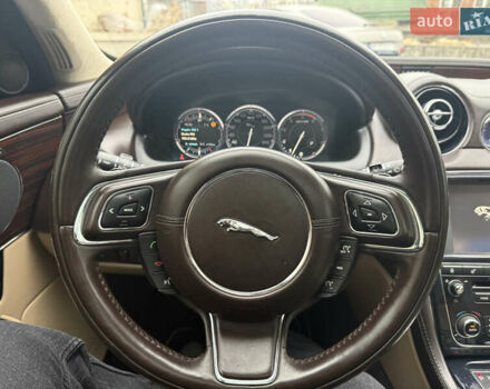 Серый Ягуар Икс Джей, объемом двигателя 3 л и пробегом 209 тыс. км за 27500 $, фото 10 на Automoto.ua