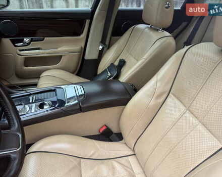 Серый Ягуар Икс Джей, объемом двигателя 3 л и пробегом 209 тыс. км за 27500 $, фото 61 на Automoto.ua