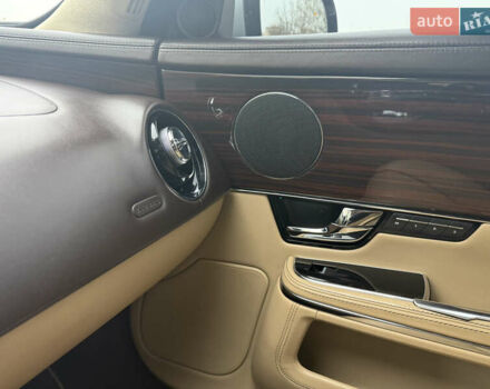 Серый Ягуар Икс Джей, объемом двигателя 3 л и пробегом 209 тыс. км за 27500 $, фото 30 на Automoto.ua