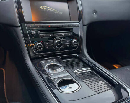 Ягуар Икс Джей 2013 в Виннице на Automoto.ua Серый Ягуар Икс Джей, объемом двигателя 3 л и пробегом 110 тыс. км за 22000 $, фото 16 на Automoto.ua