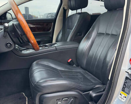 Ягуар Икс Джей 2013 в Виннице на Automoto.ua Серый Ягуар Икс Джей, объемом двигателя 3 л и пробегом 110 тыс. км за 22000 $, фото 10 на Automoto.ua