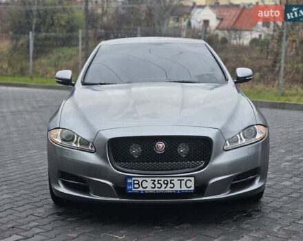 Ягуар Икс Джей 2013 в Львове на Automoto.ua Серый Ягуар Икс Джей, объемом двигателя 3 л и пробегом 175 тыс. км за 14999 $, фото 1 на Automoto.ua