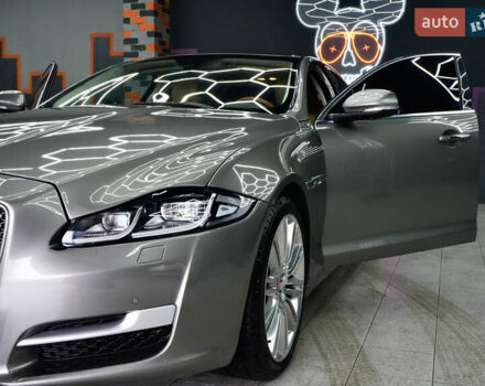 Ягуар Икс Джей 2017 в Житомире на Automoto.ua Серый Ягуар Икс Джей, объемом двигателя 3 л и пробегом 169 тыс. км за 22000 $, фото 1 на Automoto.ua