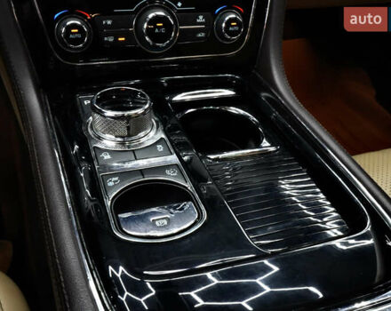 Ягуар Икс Джей 2017 в Житомире на Automoto.ua Серый Ягуар Икс Джей, объемом двигателя 3 л и пробегом 169 тыс. км за 22000 $, фото 9 на Automoto.ua