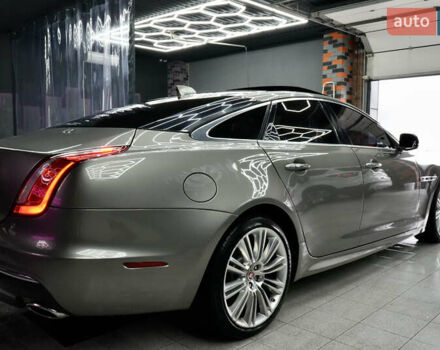 Ягуар Икс Джей 2017 в Житомире на Automoto.ua Серый Ягуар Икс Джей, объемом двигателя 3 л и пробегом 169 тыс. км за 22000 $, фото 3 на Automoto.ua
