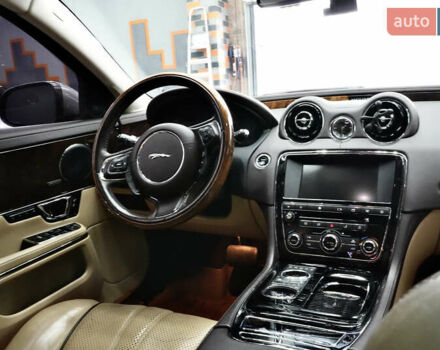 Ягуар Икс Джей 2017 в Житомире на Automoto.ua Серый Ягуар Икс Джей, объемом двигателя 3 л и пробегом 169 тыс. км за 22000 $, фото 6 на Automoto.ua