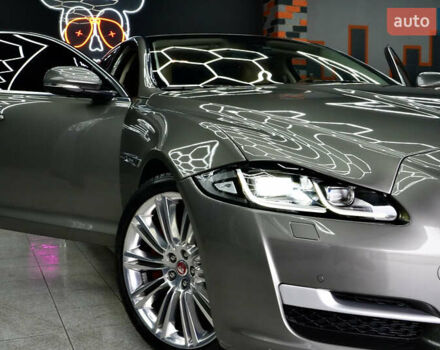 Ягуар Икс Джей 2017 в Житомире на Automoto.ua Серый Ягуар Икс Джей, объемом двигателя 3 л и пробегом 169 тыс. км за 22000 $, фото 2 на Automoto.ua