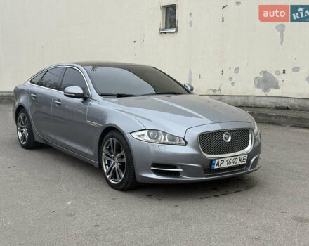 Серый Ягуар Икс Джей, объемом двигателя 3 л и пробегом 209 тыс. км за 27500 $, фото 1 на Automoto.ua