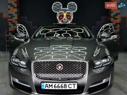 Ягуар Икс Джей 2017 в Житомире на Automoto.ua Серый Ягуар Икс Джей, объемом двигателя 3 л и пробегом 169 тыс. км за 22000 $, фото 1 на Automoto.ua