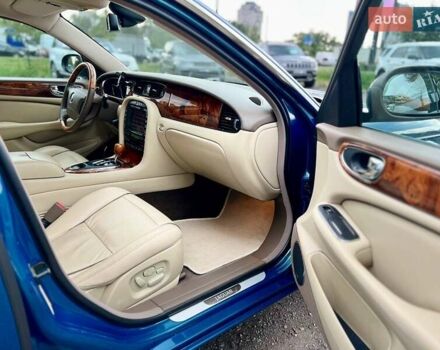 Синий Ягуар Икс Джей, объемом двигателя 3.5 л и пробегом 120 тыс. км за 25000 $, фото 15 на Automoto.ua