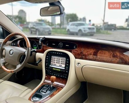 Синий Ягуар Икс Джей, объемом двигателя 3.5 л и пробегом 120 тыс. км за 25000 $, фото 17 на Automoto.ua