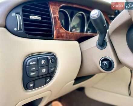 Синий Ягуар Икс Джей, объемом двигателя 3.5 л и пробегом 120 тыс. км за 25000 $, фото 27 на Automoto.ua