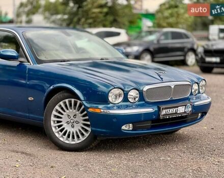 Синий Ягуар Икс Джей, объемом двигателя 3.5 л и пробегом 120 тыс. км за 25000 $, фото 7 на Automoto.ua