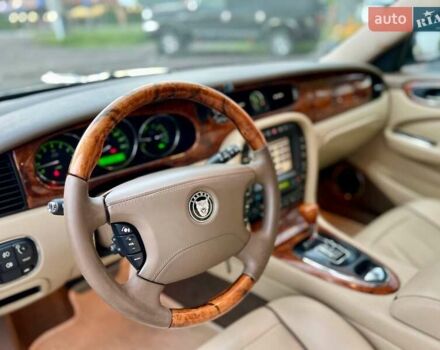 Синий Ягуар Икс Джей, объемом двигателя 3.5 л и пробегом 120 тыс. км за 25000 $, фото 32 на Automoto.ua