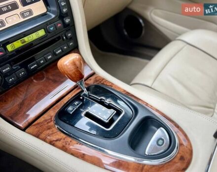 Синий Ягуар Икс Джей, объемом двигателя 3.5 л и пробегом 120 тыс. км за 25000 $, фото 24 на Automoto.ua