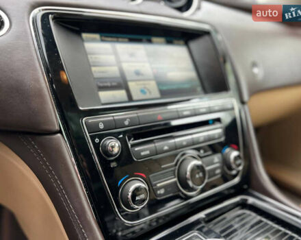 Синий Ягуар Икс Джей, объемом двигателя 2.99 л и пробегом 140 тыс. км за 24850 $, фото 45 на Automoto.ua