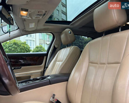 Синий Ягуар Икс Джей, объемом двигателя 2.99 л и пробегом 140 тыс. км за 24850 $, фото 40 на Automoto.ua