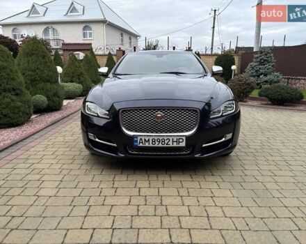 Синий Ягуар Икс Джей, объемом двигателя 3 л и пробегом 147 тыс. км за 24700 $, фото 2 на Automoto.ua