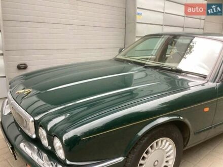 Зеленый Ягуар Икс Джей, объемом двигателя 3.2 л и пробегом 198 тыс. км за 17200 $, фото 1 на Automoto.ua