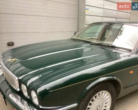 Зеленый Ягуар Икс Джей, объемом двигателя 3.2 л и пробегом 198 тыс. км за 17200 $, фото 1 на Automoto.ua