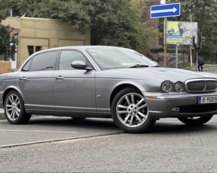 Сірий Ягуар ХДЖ8, об'ємом двигуна 4.2 л та пробігом 98 тис. км за 2200 $, фото 5 на Automoto.ua