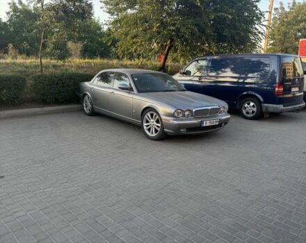 Сірий Ягуар ХДЖ8, об'ємом двигуна 4.2 л та пробігом 98 тис. км за 2200 $, фото 1 на Automoto.ua