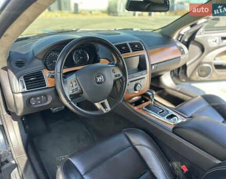 Чорний Ягуар ХК, об'ємом двигуна 4.2 л та пробігом 37 тис. км за 18500 $, фото 4 на Automoto.ua